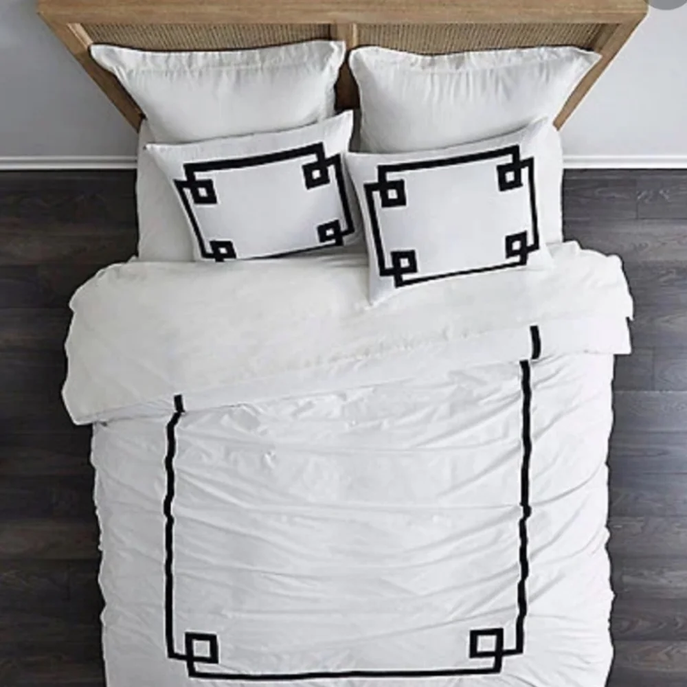 Villa by Noble Excellence Greek Key Queen Duvet Cover